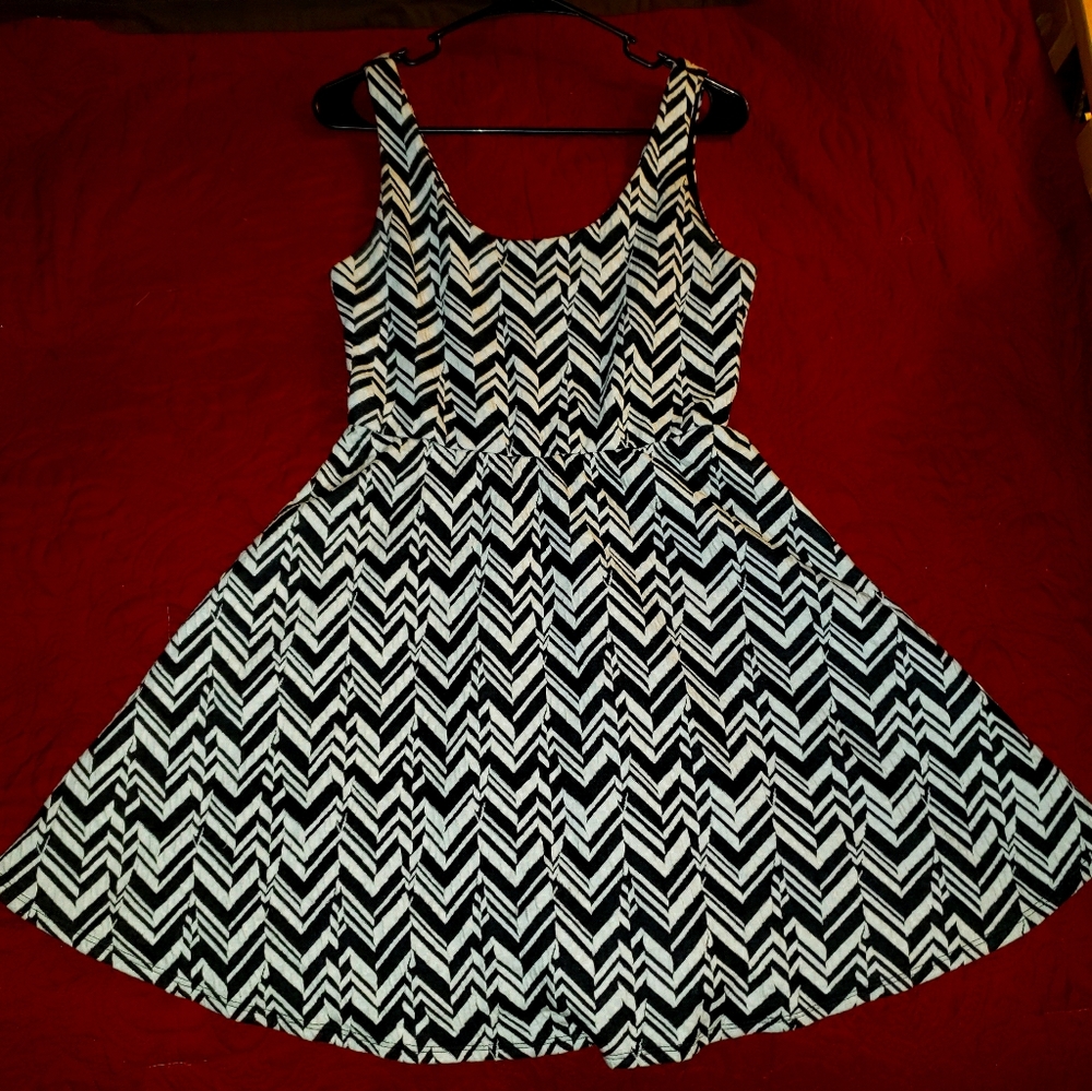 Dee Elle Nordstrom chevron print dress